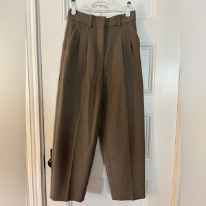 Brand new! Wilfred carrot pant in heather modern taupe